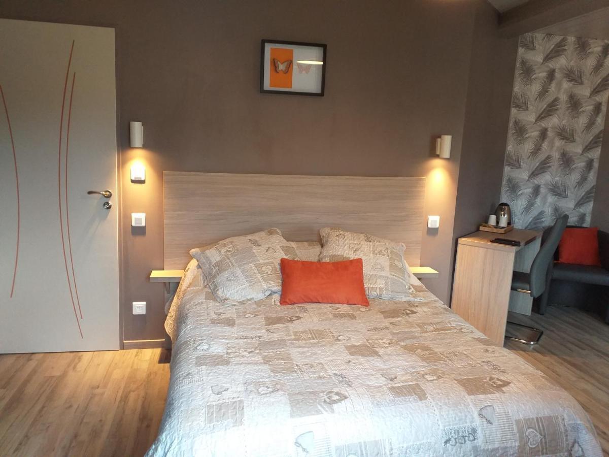 Au Petit Bonheur Bed and Breakfast Saint-Martin-du-Frene Exteriör bild