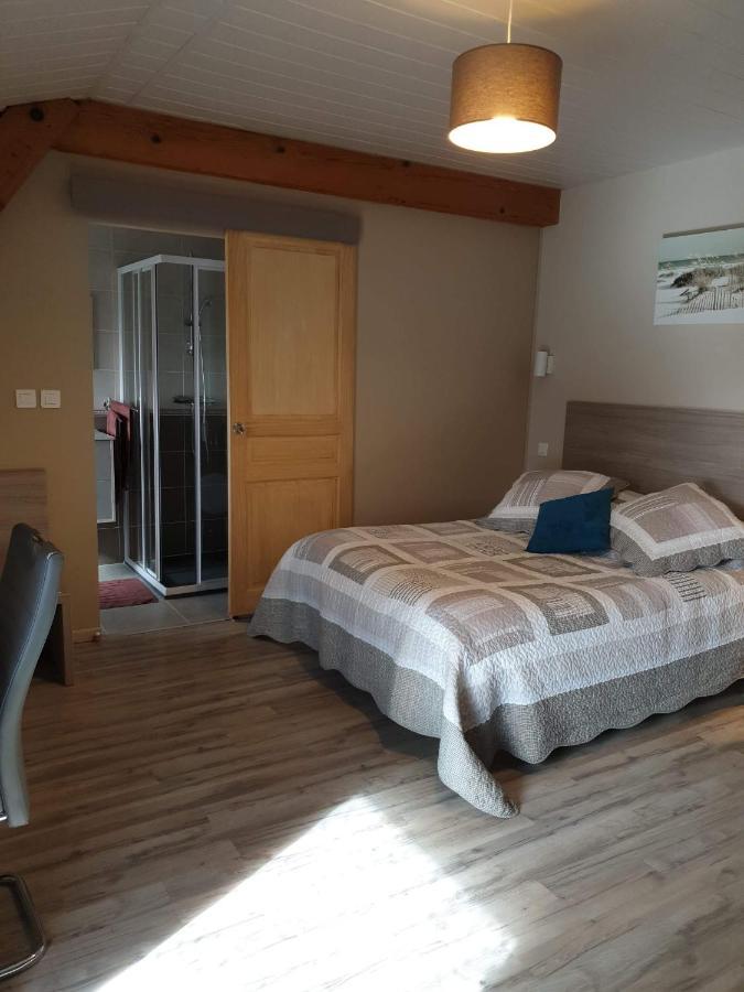 Au Petit Bonheur Bed and Breakfast Saint-Martin-du-Frene Exteriör bild