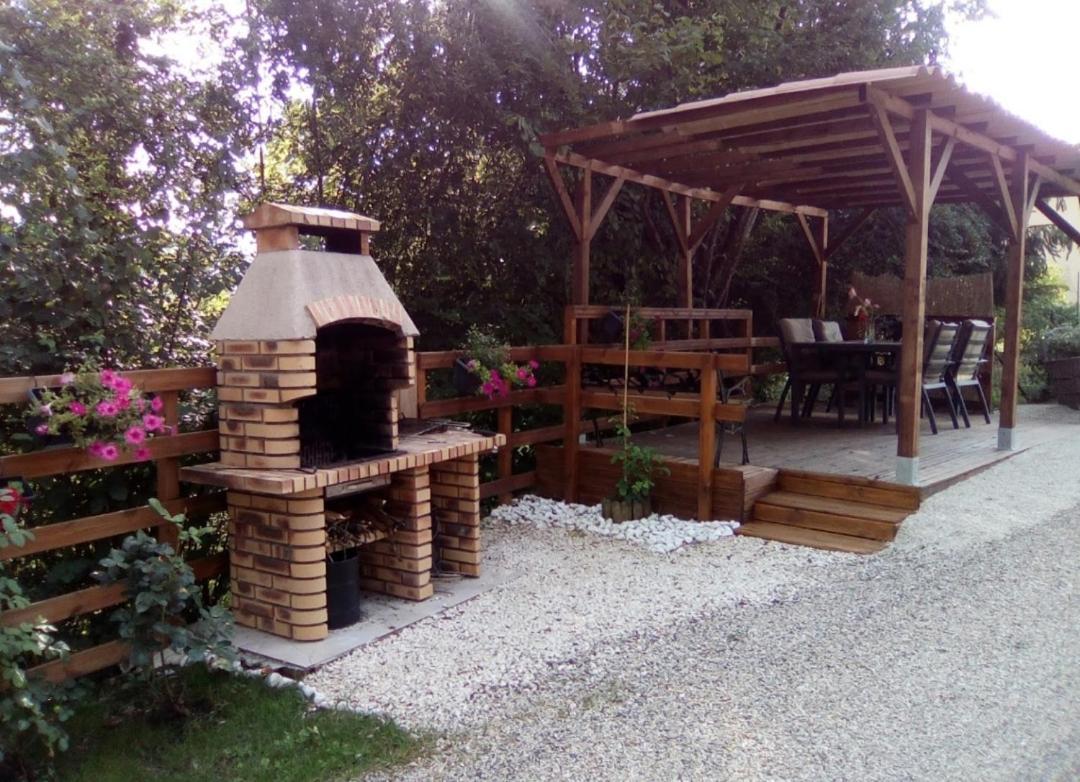 Au Petit Bonheur Bed and Breakfast Saint-Martin-du-Frene Exteriör bild